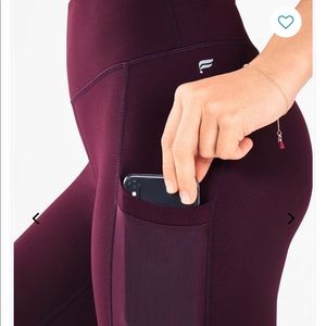 Mila High-Waisted Pocket Capri